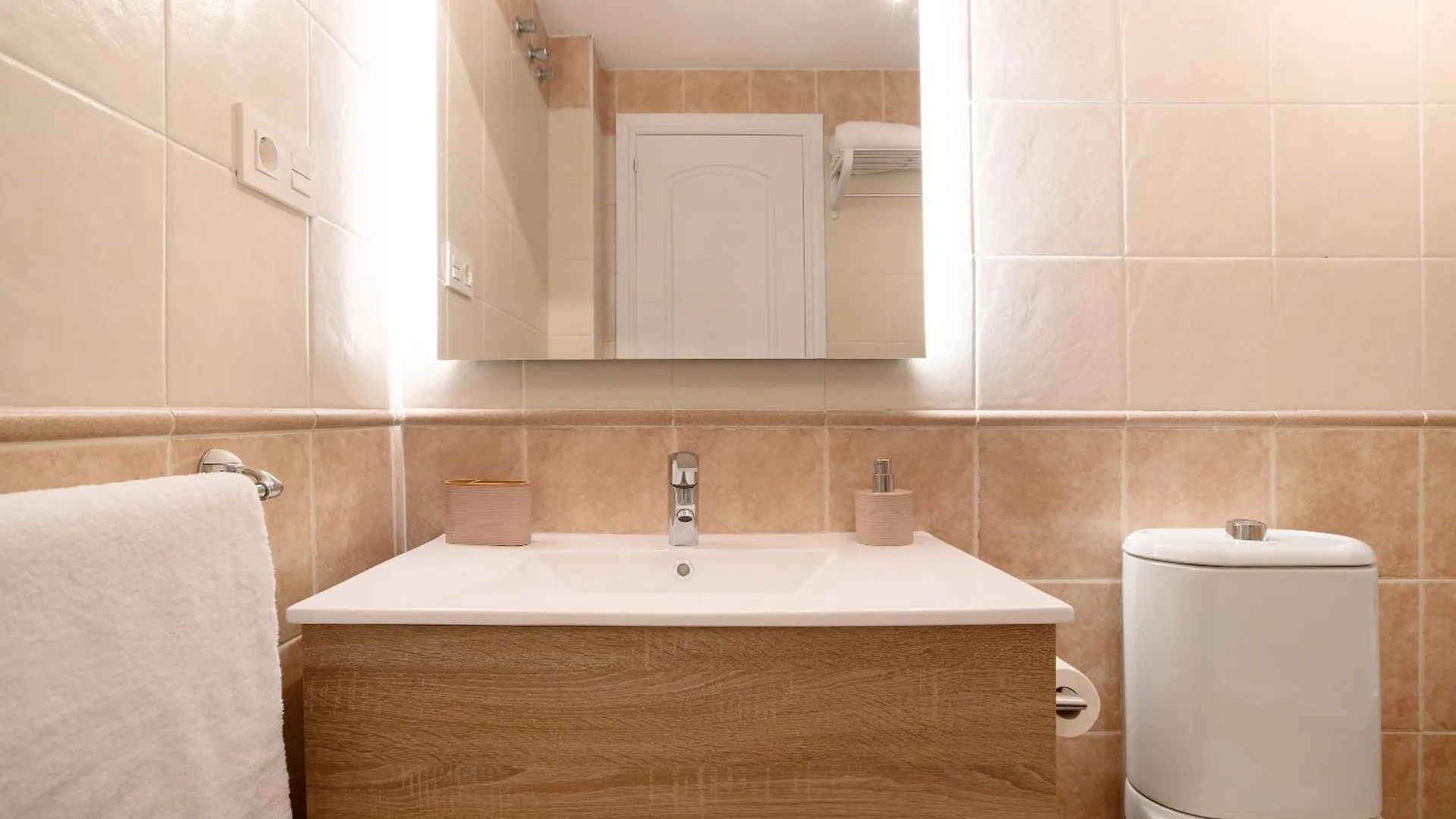 Apartamento Carlos Haya Malaga 0*,  Spain